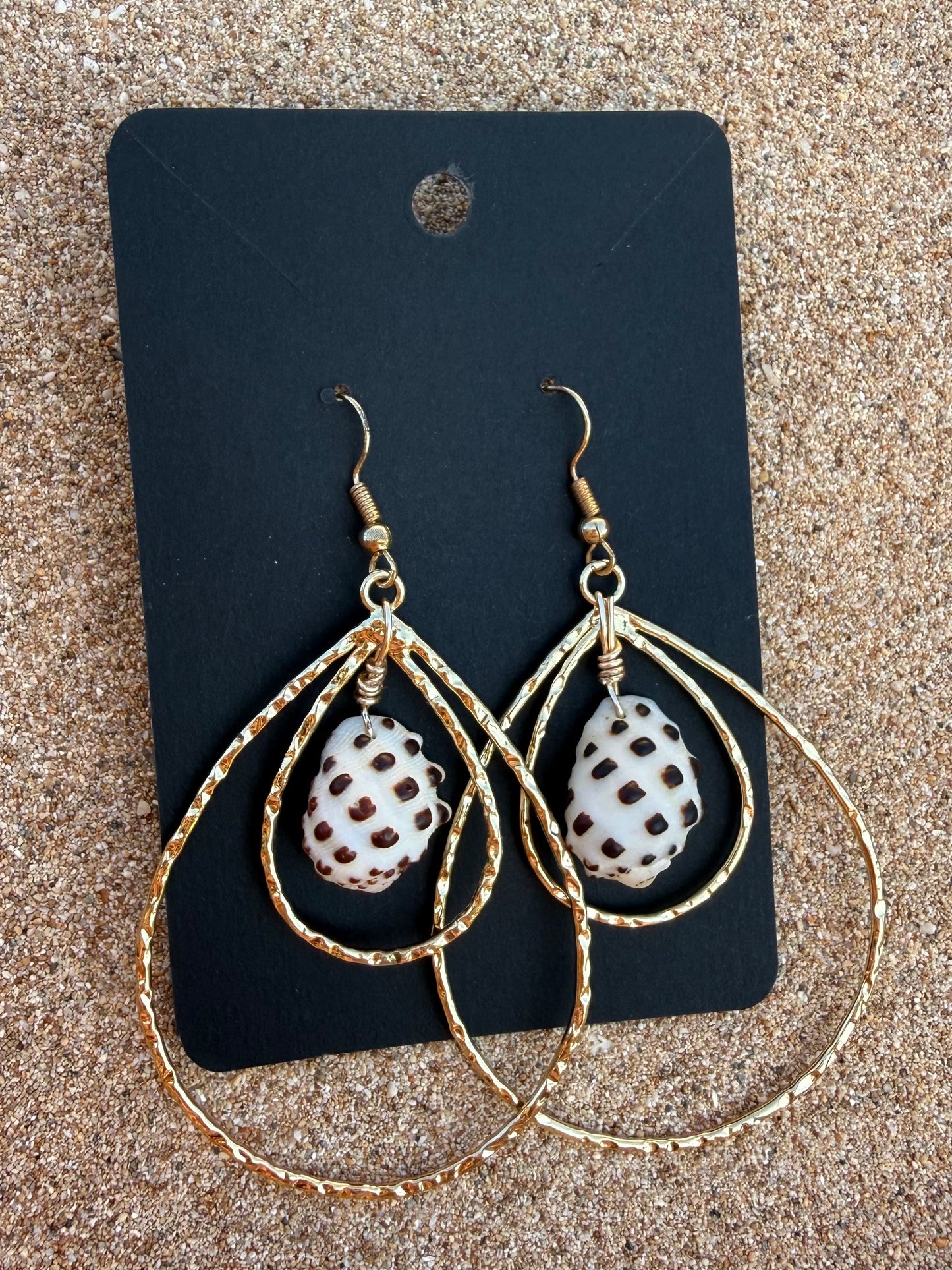 Drupe Shell Hoop Earrings