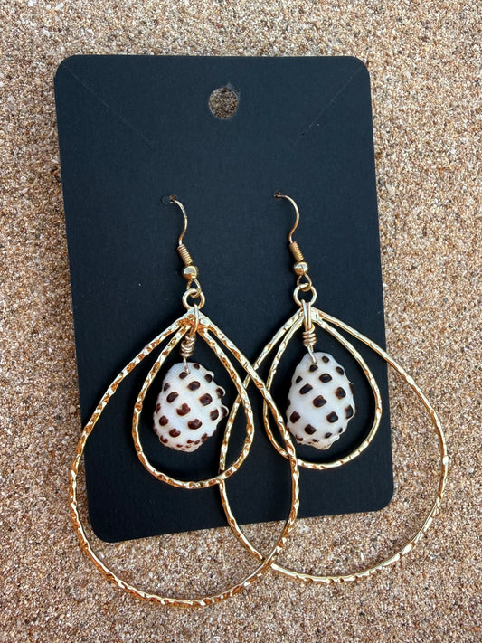 Drupe Shell Hoop Earrings